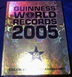 LIBRO GUINNESS WORLD RECORDS 2005